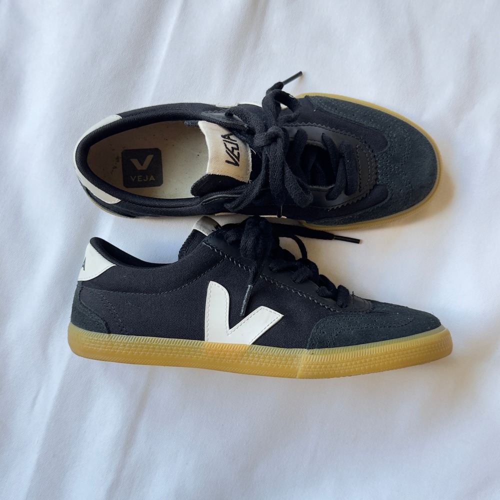 Veja Volley Sneakers Women's 37 / 6 Black White Gum Sole Retro Canvas Low Top